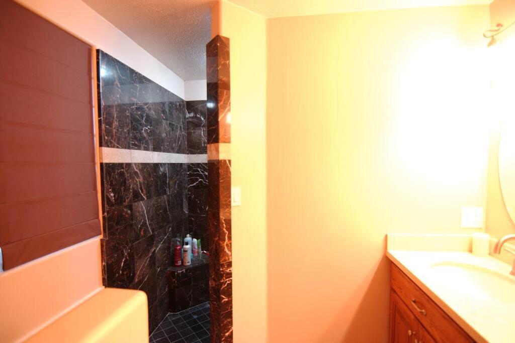 Tacit Shadow Resort Paradise Deluxe Suite, Gym, Coffee Bar, Hot-Tub, Free Laundry, Food Available Parowan Εξωτερικό φωτογραφία