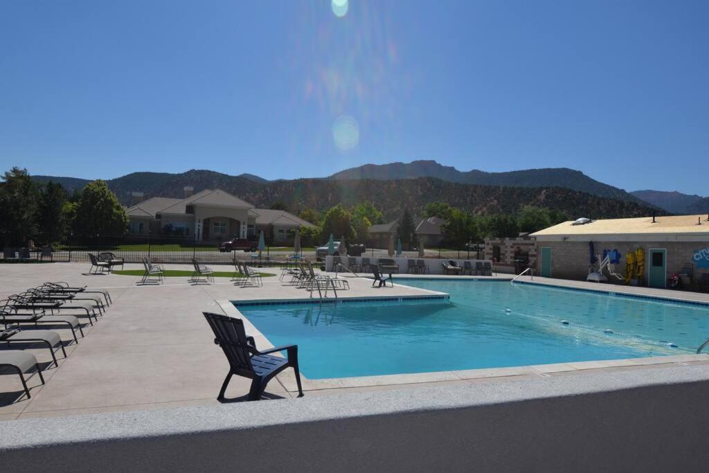 Tacit Shadow Resort Paradise Deluxe Suite, Gym, Coffee Bar, Hot-Tub, Free Laundry, Food Available Parowan Εξωτερικό φωτογραφία